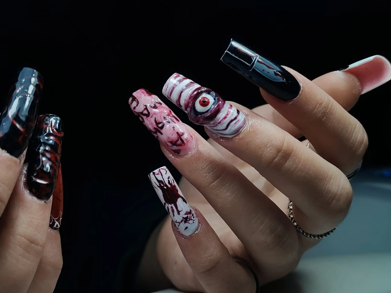 NAIL ART